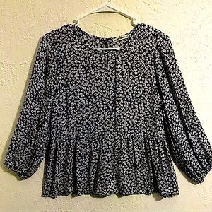 Abercrombie & Fitch Black and White Daisy flowers Peplum Top
